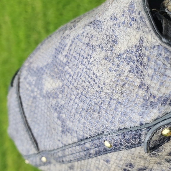 Coach Light Grey/Beige Python Embossed Leather Shoulder Tote Bag - Picture 12 of 15